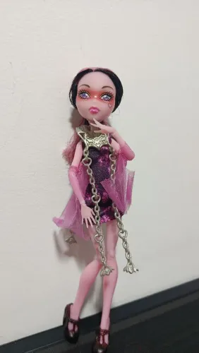 Draculaura Haunted