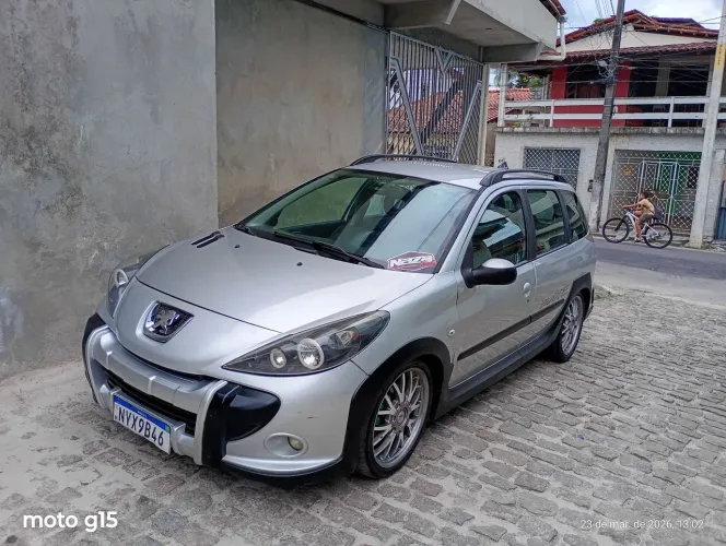 Peugeot 207 SW Escapade 1.6 16V Flex 5P 2011
