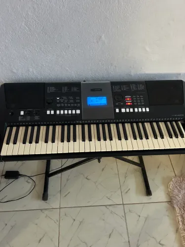 Teclado Eletrônico Yamaha psrE423