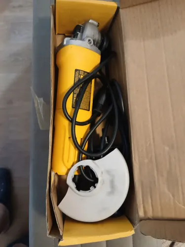 ESMERILHADEIRA ANGULAR 4.1/2" 950W 220V DWE4118-B2 DEWALT