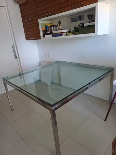 Mesa de Jantar quadrada 1,5m X 1,5m com pés de alumínio reforçados e vidro de 15mm
