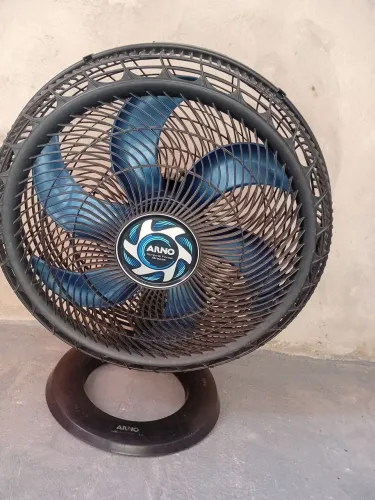 Ventilador Arno potente em bom estado de uso!!