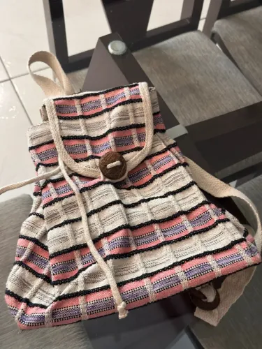 Mini mochila (35cm altura x 30cm largura) ótimo estado