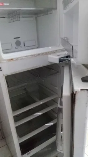 Vende-se geladeira Brastemp