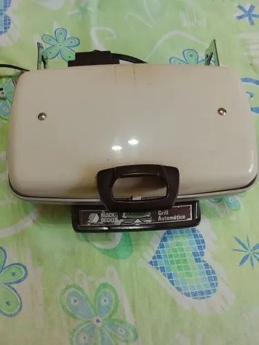 Grill automático Black & Decker 2 em 1 (chapa e waffle) Vintage - ótimo estado
