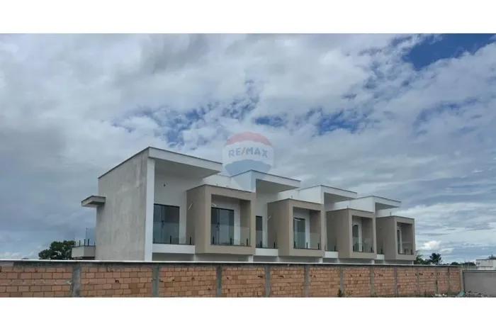 Duplex em condomínio com 3 quartos a venda em Porto Seguro Bahia