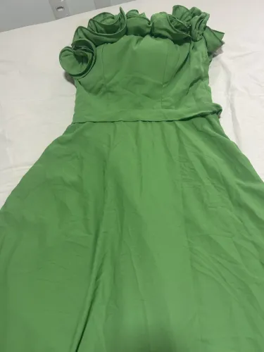 Vende - se vestido para festas usado uma única vez