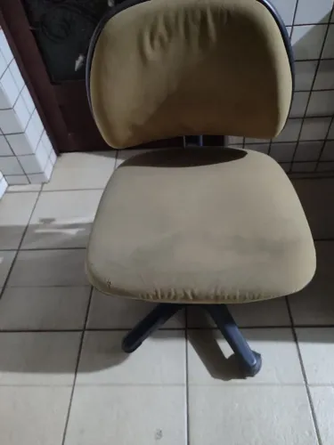 Cadeira acolchoado tipo pra escritório