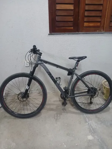 Bicicleta Audax com quadro Rava