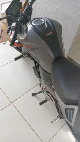 Vende-se FZ25 único dono, quitada, moto bem conservada.
