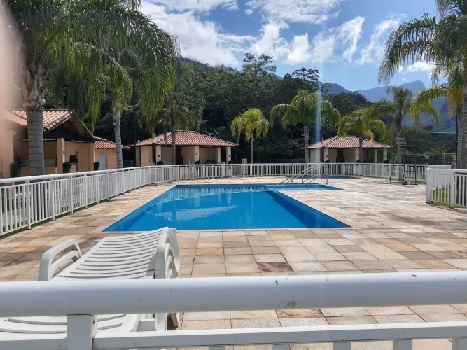 Aluga-se ótimo apartamento no Condomínio Costa do Sahy em Mangaratiba.