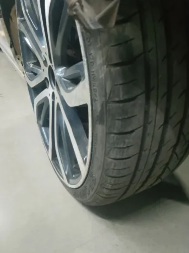 Vendo rodas aro 20 pneus 98%/furo 5x100