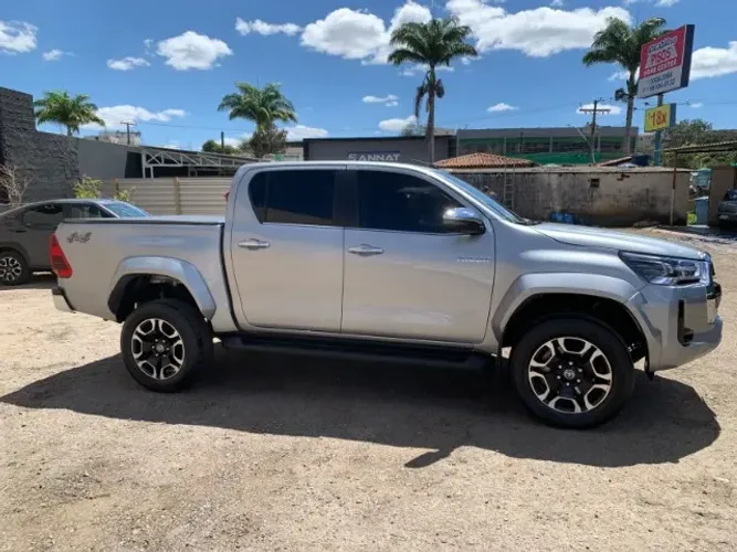 Toyota Hilux CD SRX 4X4 2.8 TDI 16V Diesel Aut. 2024
