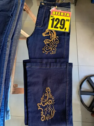 Dia dos namorados: CALÇA JEANS FEMININA BORDADA (veste muito bem)