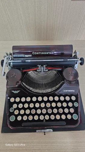 Maquina de escrever Continental