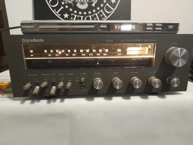 Receiver Gradiente S125, funcionando tudo, em bom estado, mas leiam a descrição
