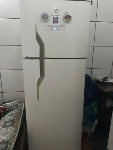 Vendo Geladeira Electrolux duplex Gelo seco