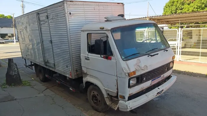 Vendo caminhão 6.90