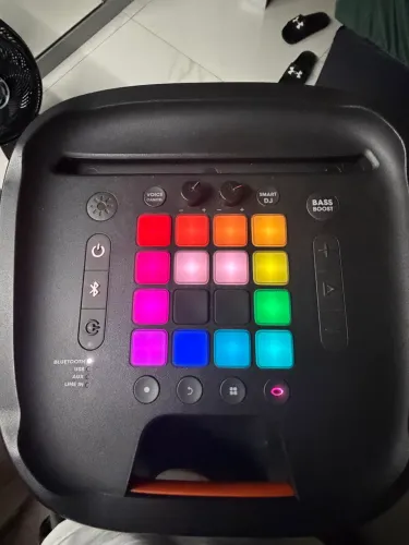 Vendo Jbl partybox 1000(aceito troca do meu interesse com volta)
