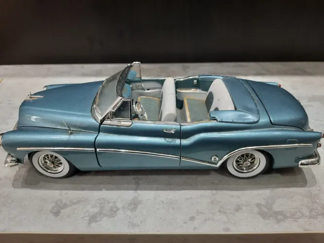 Miniatura Bwick Skylark 1953 Conversível - Escala 1:18