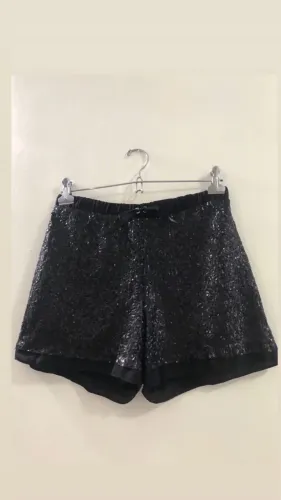 Short tamanho P em paetê