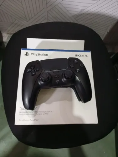 Vendo controle de Playstation 5 semi novo.