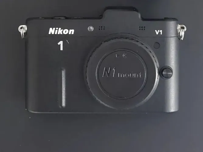Nikon v1