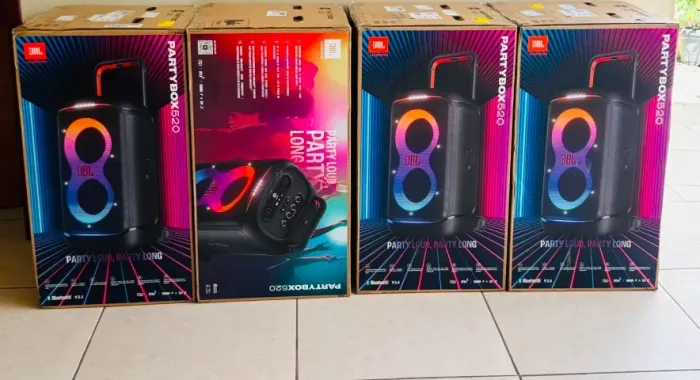 Caixa de Som Bluetooth JBL PartyBox 520 -na CAIXA