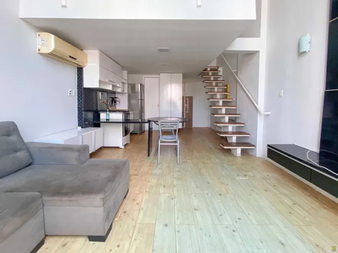 Apartamento mobiliado com vista para o mar e praticidade completa