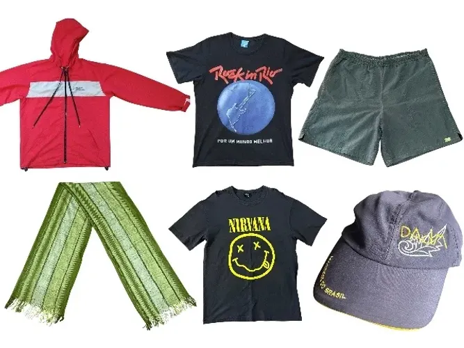 Lote de roupas streetwear 40 peças seminovas