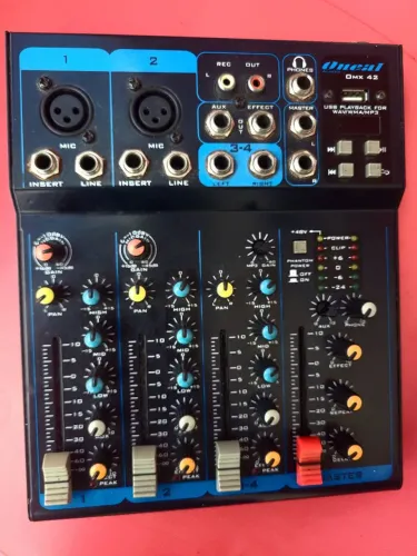 MESA DE AUDIO 4 CANIAS ONEAL MX 42