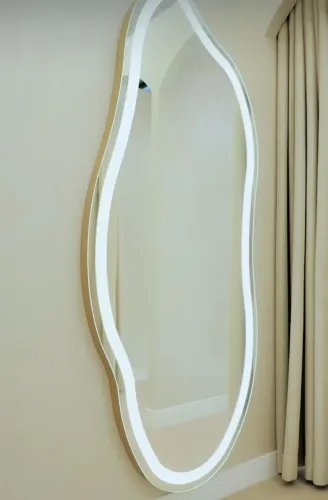 Espelho orgânico com LED EMBUTIDO