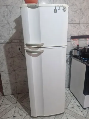 Geladeira Electrolux 2 portas 