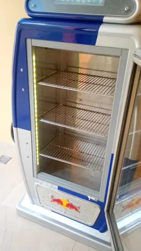 Vendo Geladeira refrigerador Original Red Bull Modelo Bomba de Gasolina 110V.