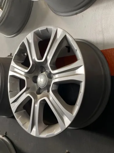 RODAS ARO 18 LAND ROVER EVOQUE (5x108)