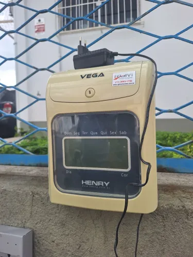 Máquina de ponto de registrar entrada e saída de funcionário...