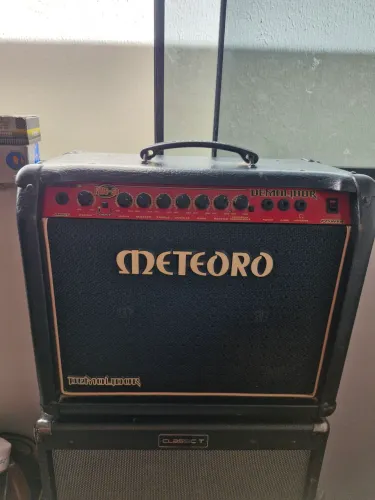 Amplificador meteoro demolidor FWG-50
