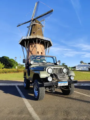 Willys Overland Jeep 2.6 12V Gasolina 2P 1966