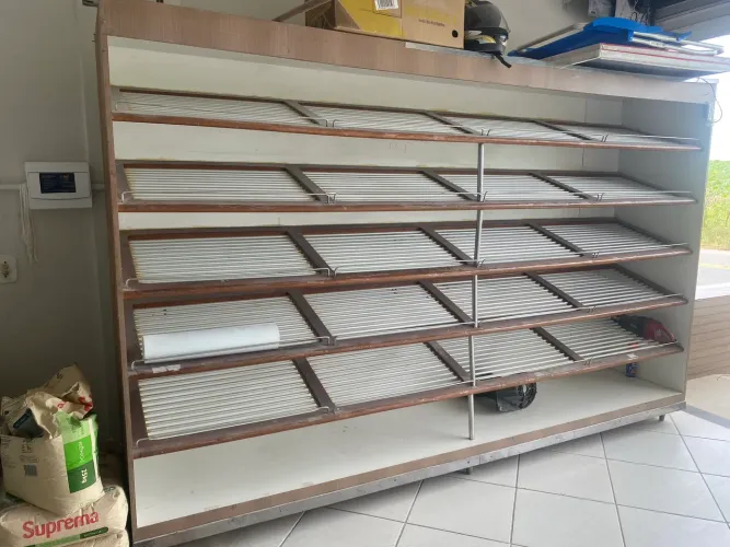 Prateleira para comércio em geral