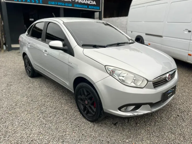 Fiat Grand Siena Essence 1.6 Flex 16V 2015