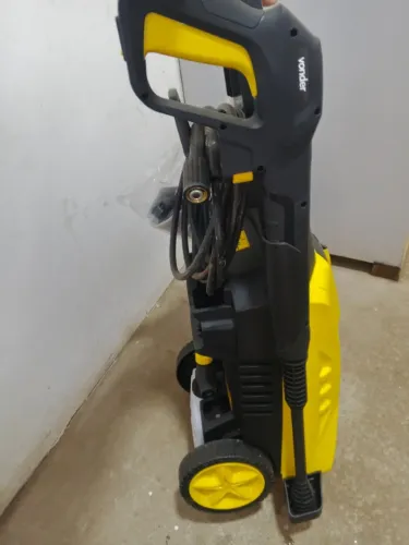 Lavadora de alta pressão lav2000. Onde cor amarela, frequência 60hz