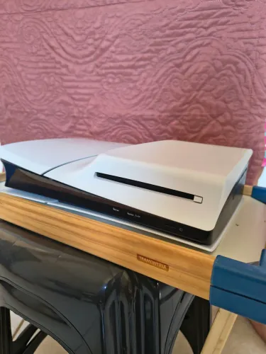PS 5/SONY + 01 CONTROLE (semi novo)