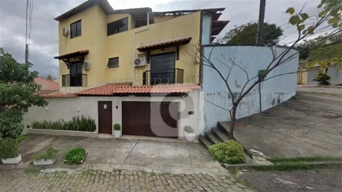 Casa Duplex com 135 m² com 3 Suítes e Piscina Privativa à venda na Taquara RJ