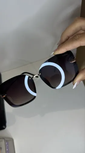 ÓCULOS DE SOL - EM PERFEITO ESTADO