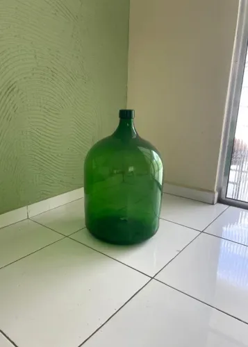 Antigo Garrafão Esmoleiro, Vidro Verde (Somente retirada em Recife).