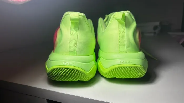 Tênis Nike basqueteira/volei