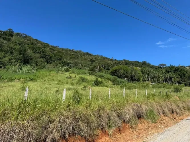 VENDE-SE 2 TERRENOS BAIRRO TAQUARI SJC. 20 km do centro de SJC e a 13 km de Monteiro Loba