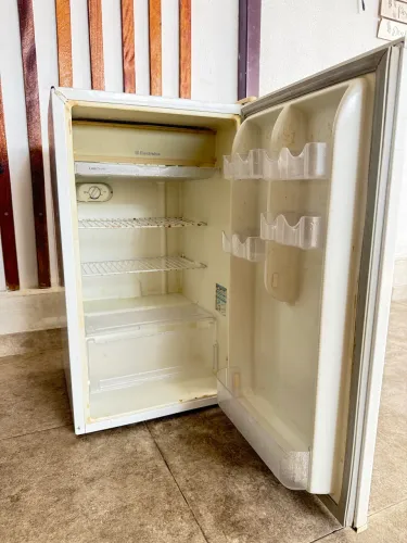 Frigobar Electrolux 122L