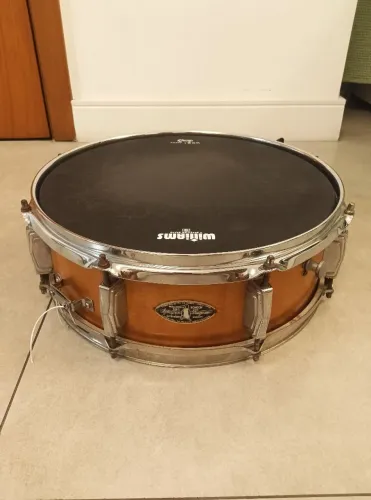 ## Caixa de bateria Pinguim 14x5, anos 70/80, raridade, com bag, excelentes condições!!