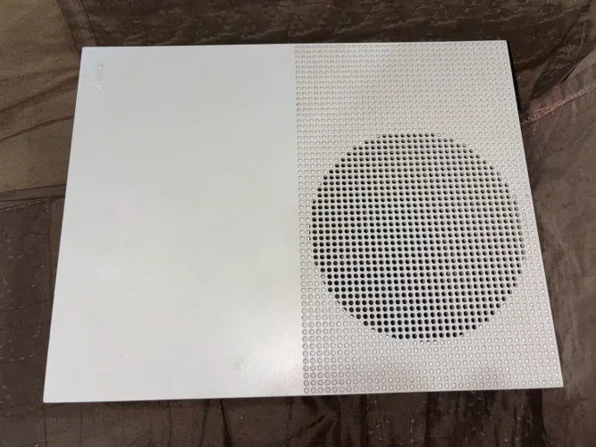 XBOX ONE S 365gb usado + 2 controles 
